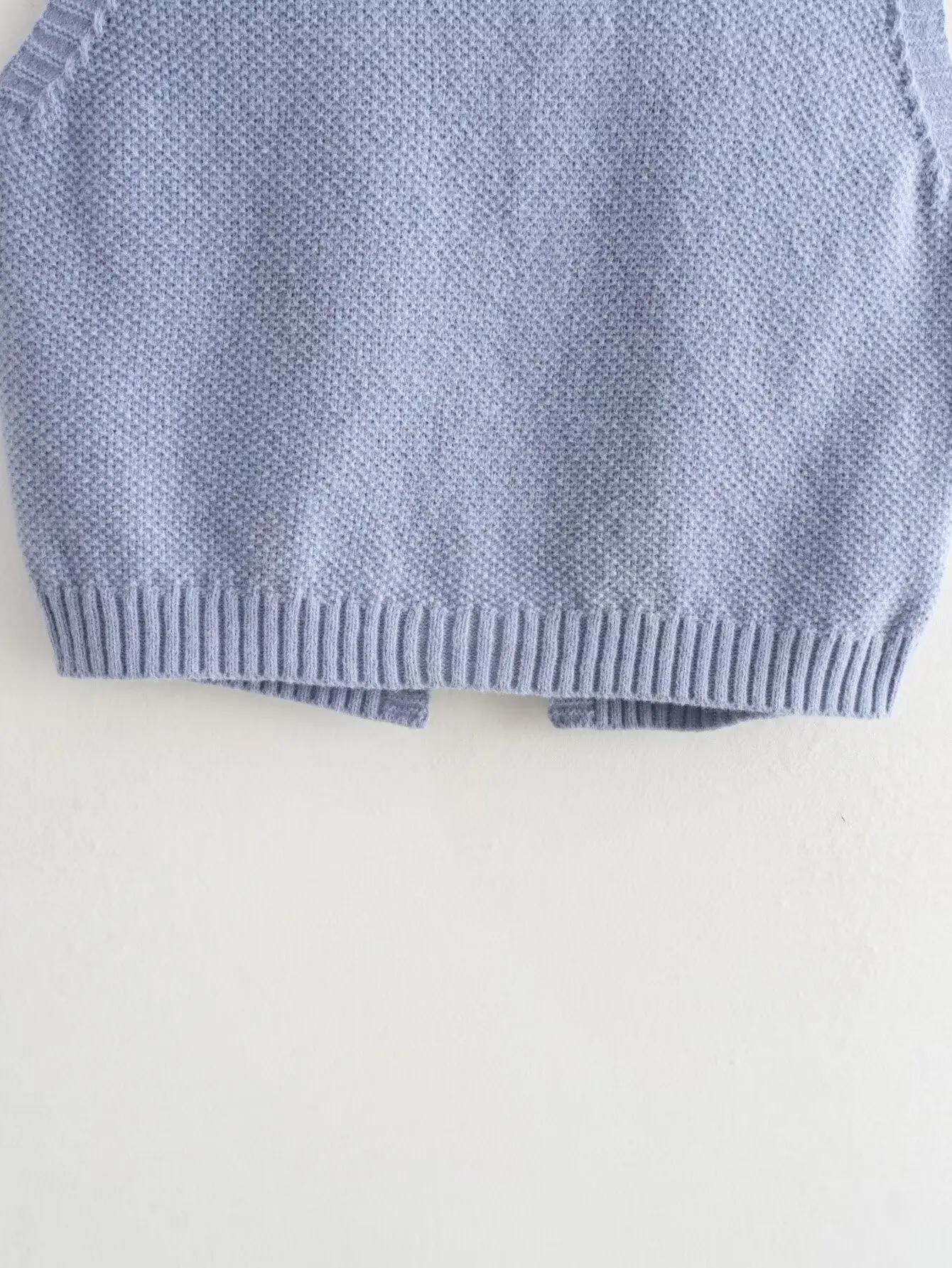 TRAFZA 2024 New Fashion Women's Tank Top Knitted O Neck Sleeveless Lace Up Woman Casual Short Pullover Top Sexy Backless Sweater