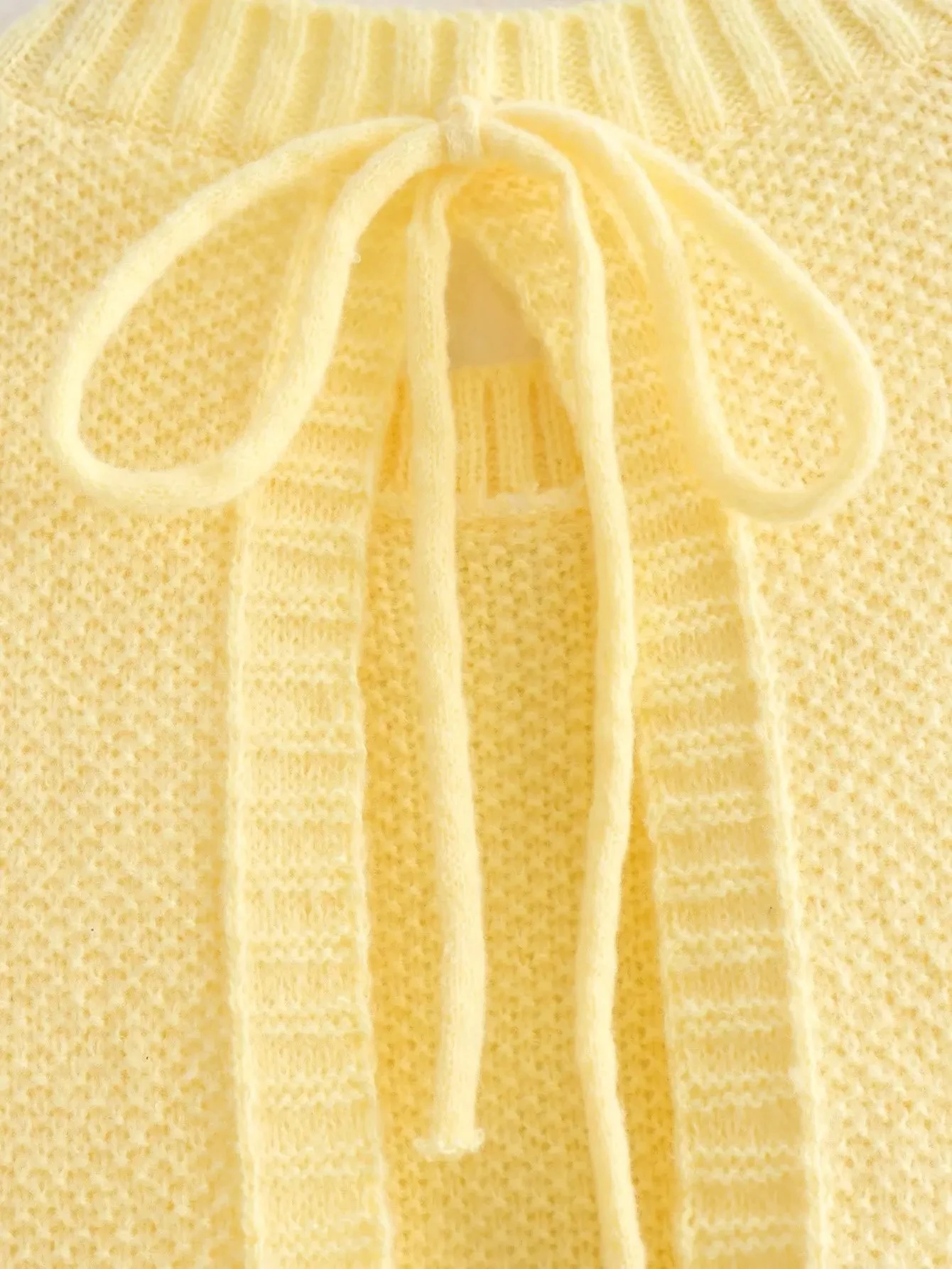 TRAFZA 2024 New Fashion Women's Tank Top Knitted O Neck Sleeveless Lace Up Woman Casual Short Pullover Top Sexy Backless Sweater