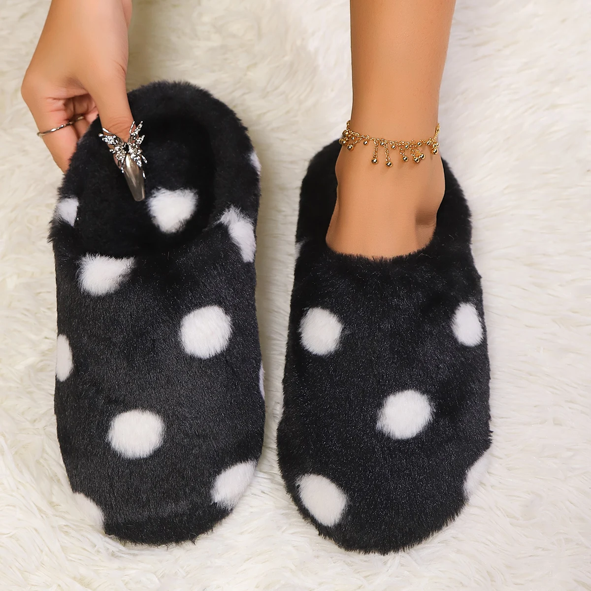 Winter Women's Heart-Shaped Slippers Love Mute Soft Sole Shoes Indoor Comfortable Cute Silent Carpet Light Living Room Winter Women's Heart-Shaped Slippers Love Mute Soft Sole Shoes Indoor Comfortable Cute Silent Carpet Light Living Room