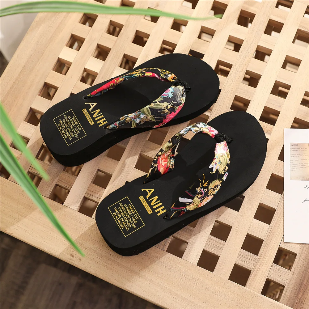 2025 Fashion Women Flip Flops Summer Beach Platform Slippers Casual Outside Wedges Sandals Summer Women Shoes