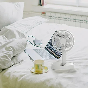 F28 Portable Mini Desktop USB Folding Fan with 4 Speed and Timing Functions Suitable for Bedroom Indoor or Outdoor Use F28 Portable Mini Desktop USB Folding Fan with 4 Speed and Timing Functions Suitable for Bedroom Indoor or Outdoor Use