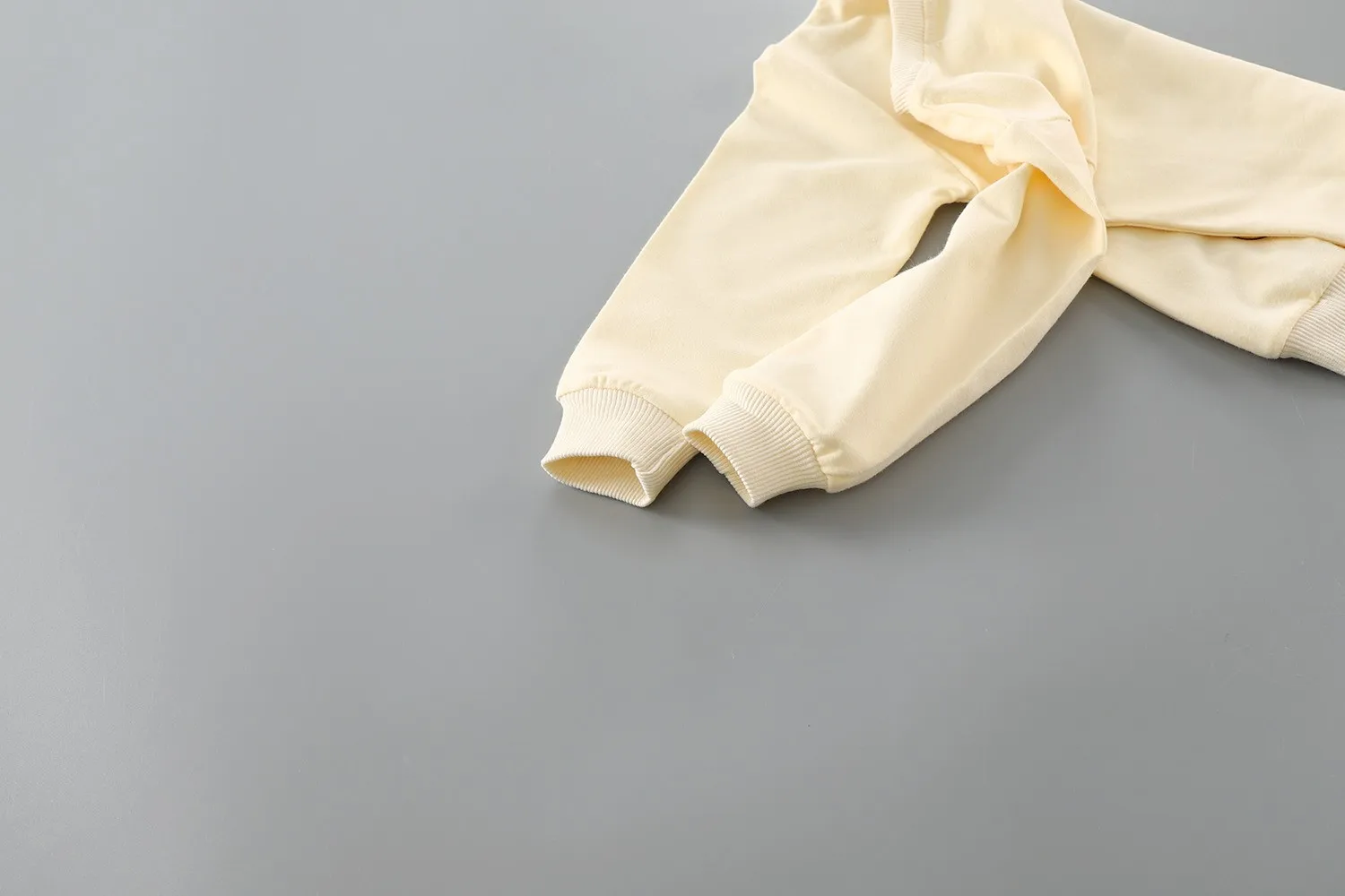 Spring/autumn Baby Girl Minnie Sweatshirt Loose Long Sleeve Tops Fashion Popular Cartoon Children Hoodies Crewneck Pullovers