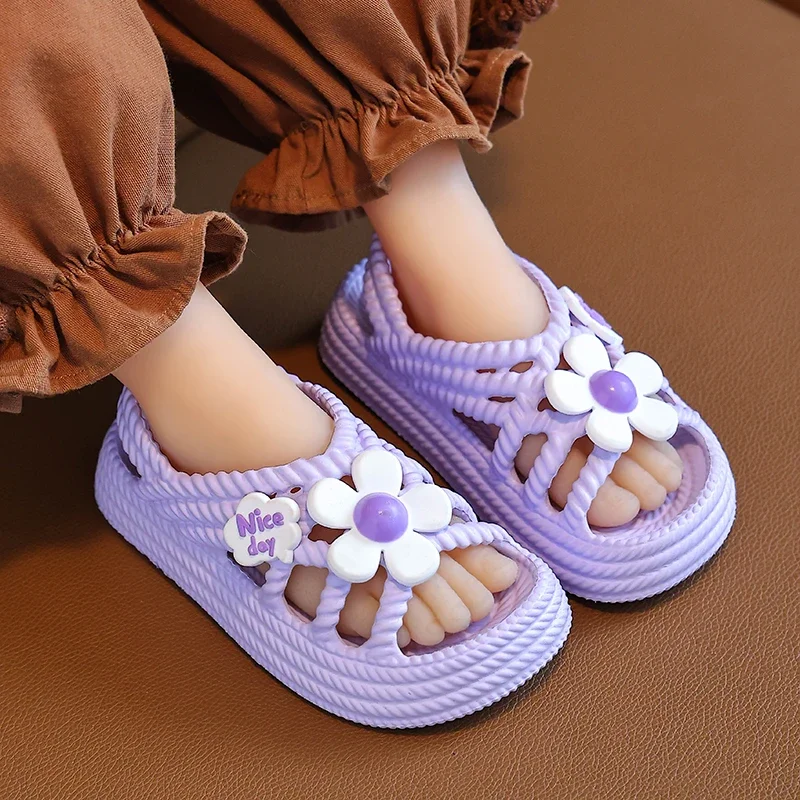2024 New Children's Slippers Summer Girls and Boys Bathroom Home Anti slip Beach Shoes Soft Soled Baby Sandals