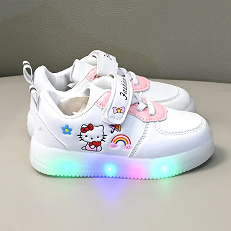 004HelloKittyWhite