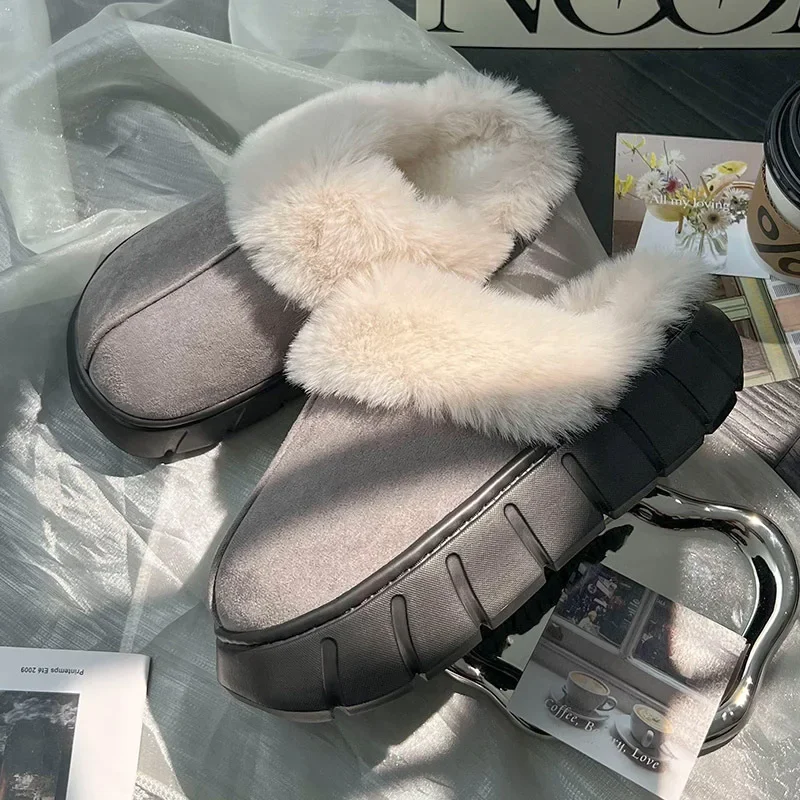 Gray M